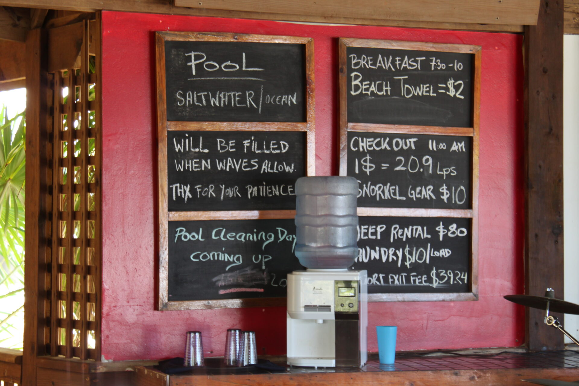 Places & Tips for a Vacation in Roatan, Honduras - The Family Trip