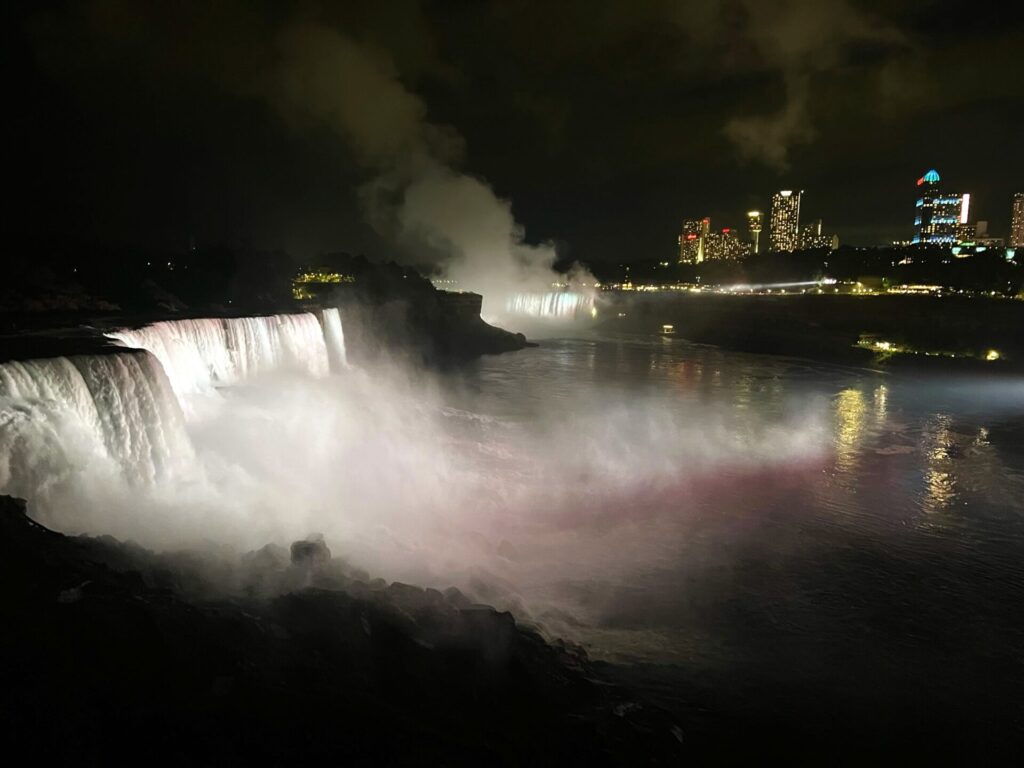 Niagara Falls how to see at night