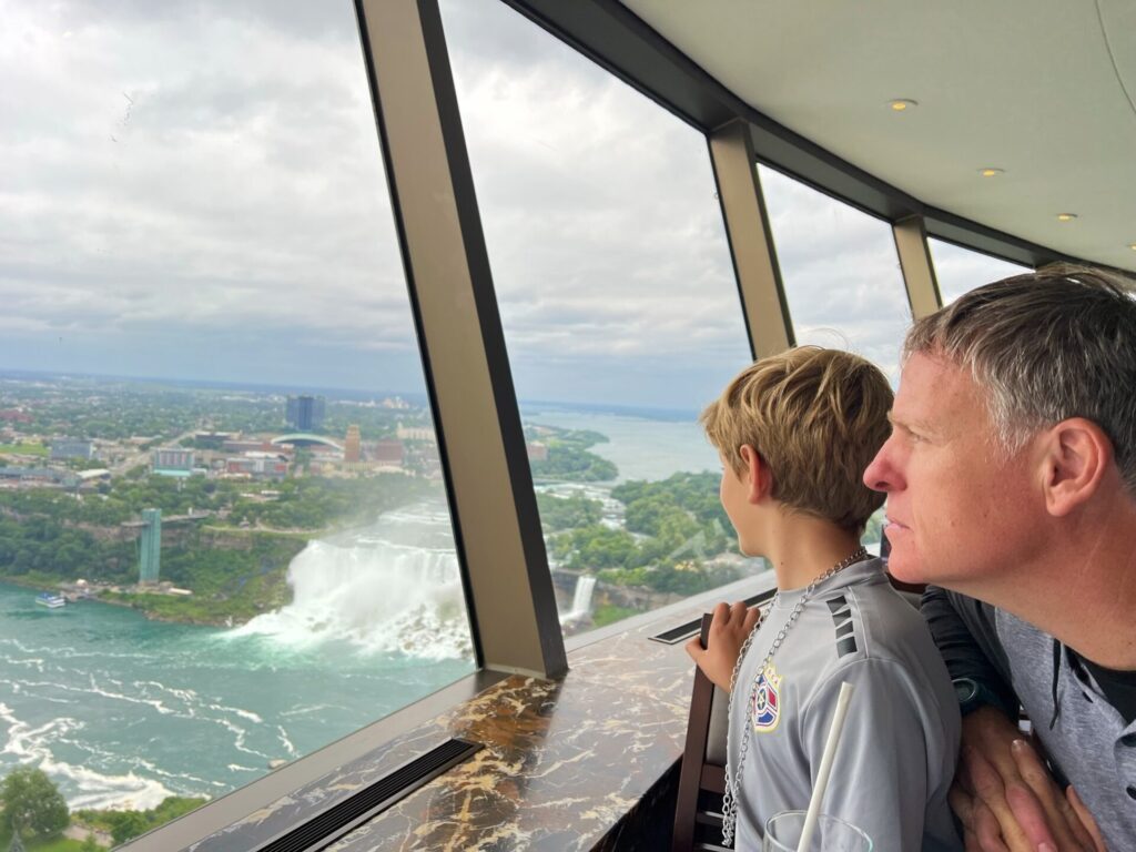 Dining Skylon Tower Niagara Falls