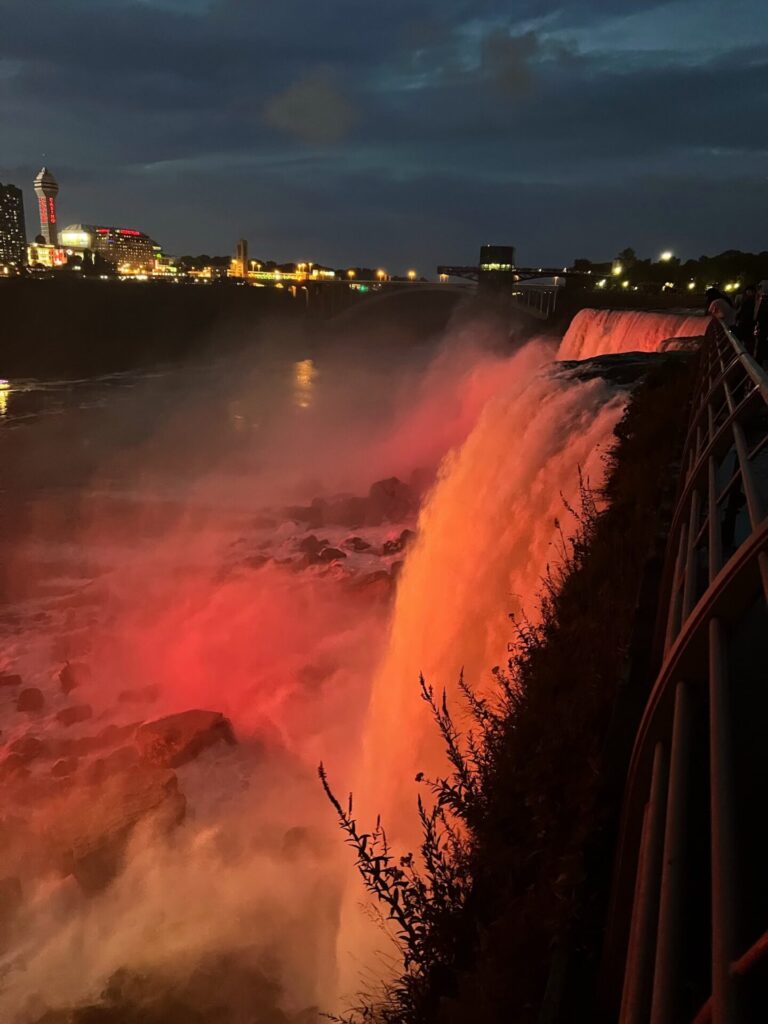 Visiting Niagara Falls at night