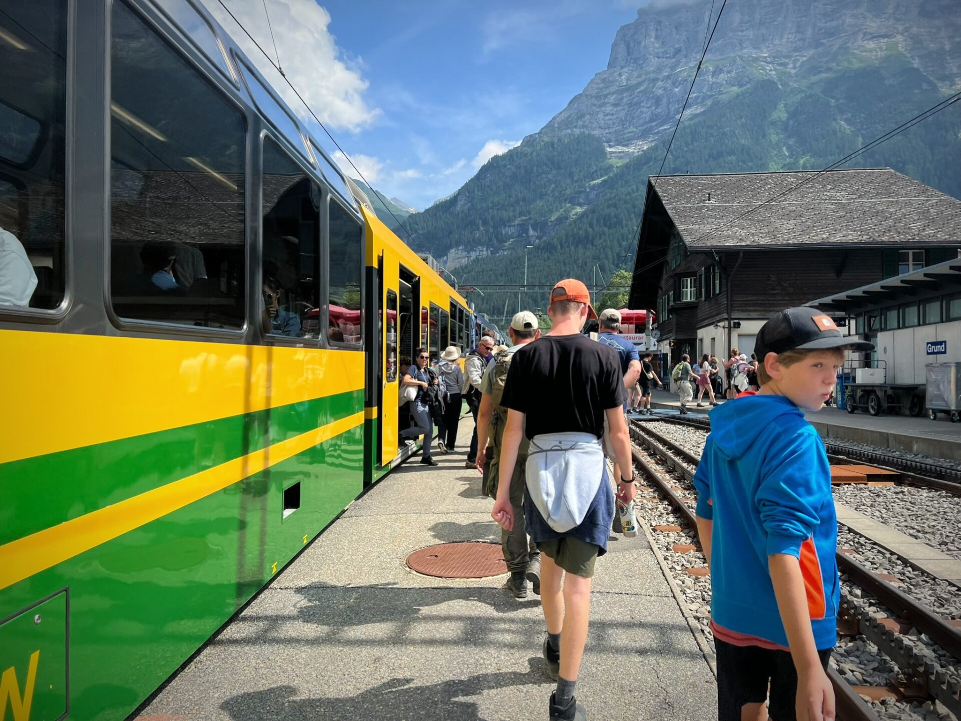 how to do the Eiger Trail in Grindelwald