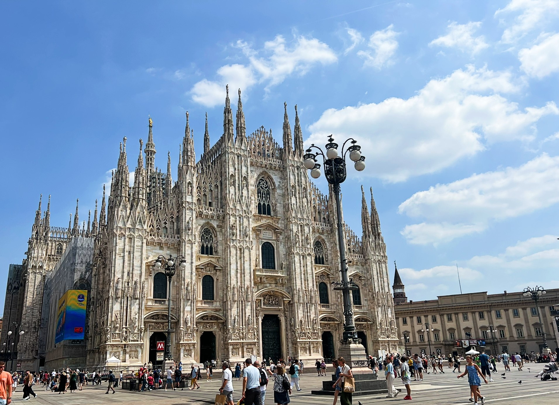 how to see the cathedral in Milan