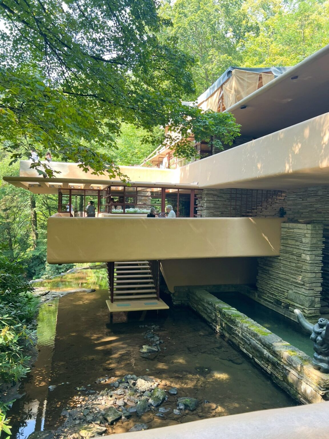 A Look Inside Fallingwater (A Frank Lloyd Wright Masterpiece) with Tips ...