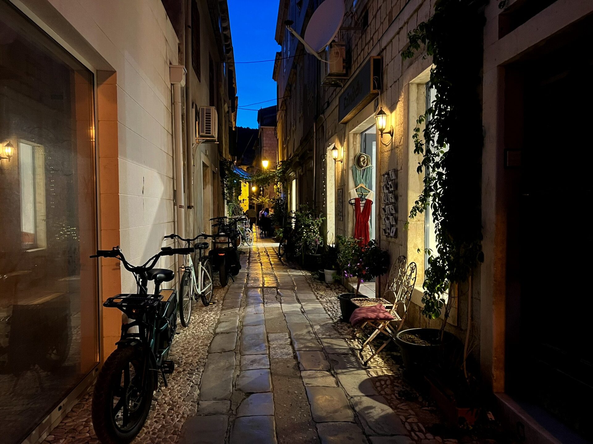 Vis at Night